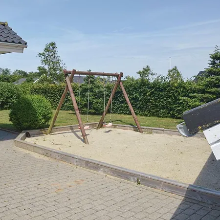 Three-bedroom Holiday In Hemmet