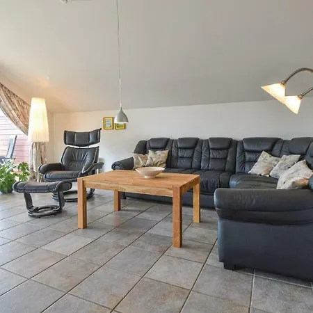 Three-bedroom Holiday In 別荘