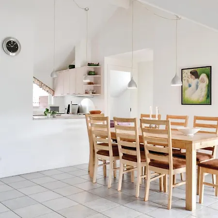 Three-bedroom Holiday In Hemmet